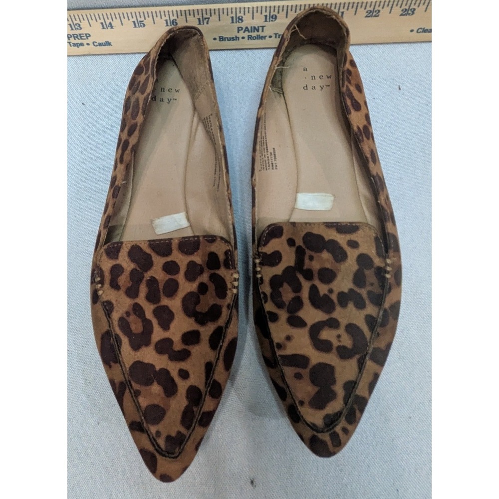 A New Day Pointed Toe Flats Women Size 9 Leopard Print Good Slip On Loafers